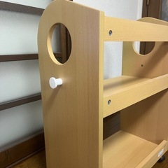 用途様々な本棚の画像