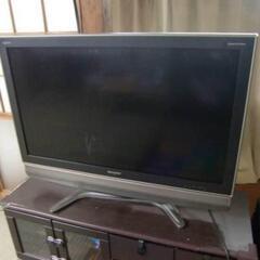 42型液晶TV（稼働品）アクオスLC-42GX1W +壁寄せスタンド仕様　中古譲りの画像