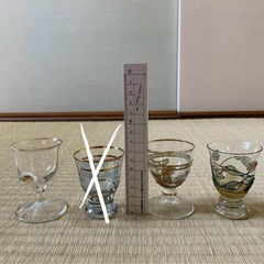 小さな酒のステンドグラスコップ 色々なデザイン　3個の画像