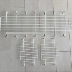 ★0円【お譲りします】突っ張り棚 ラック 突っ張りポール 荷物棚 収納 ラック 網棚 ホワイト　70〜130cm 伸縮の画像