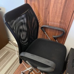 あげます。デスクと椅子の画像