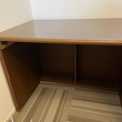 あげます。デスクと椅子の画像