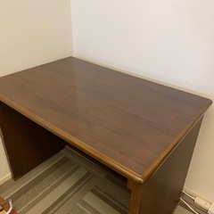 あげます。デスクと椅子の画像