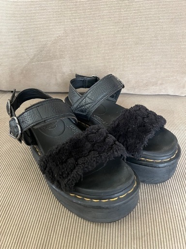 Dr.Martensドクターマーチンファー付き厚底サンダ23.5cm