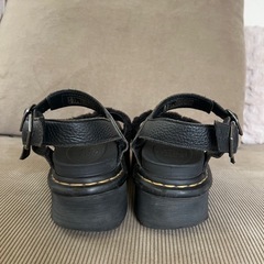 Dr.Martensドクターマーチンファー付き厚底サンダ23.5cmの画像