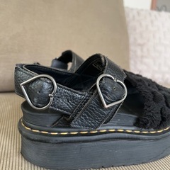 Dr.Martensドクターマーチンファー付き厚底サンダ23.5cmの画像