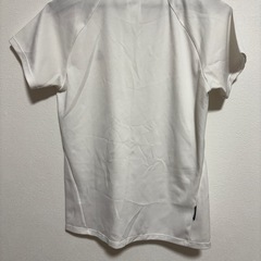 adidasのスポーツウェアの画像