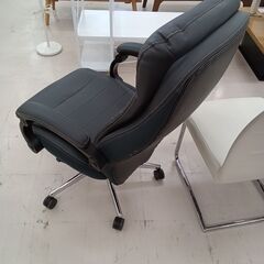 リユースのサカイ栃木店★ジモティ割あり★ NITORI イス ブラック W66×D62～×H107 クリーニング済み TC10575の画像