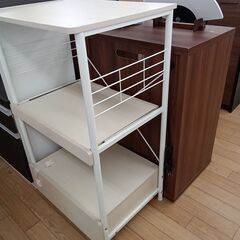 ★リユースのサカイつくば店★TK6425  レンジ台 ホワイト H100×D47×W60 クリーニング済みTKKAGU の画像