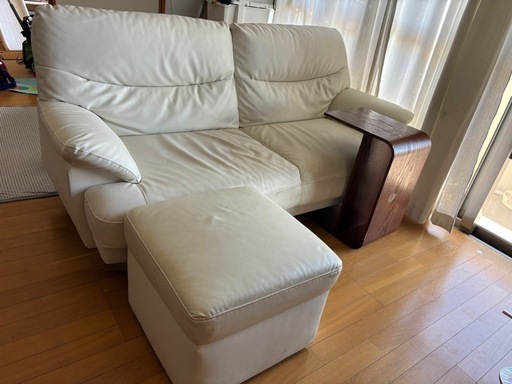 ニトリ3人がけ合皮ソファ・白（オットマン付き）