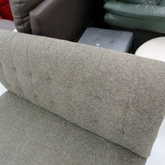 2人掛け ソファ 幅107×奥行72×高さ70cm ファブリック 布製 グリーン系 肘無し 小さめ 家具 長椅子 2P ソファー 苫小牧西店の画像