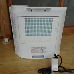 令和２年購入■程度良好■SHARP◆加湿セラミックファンヒーター ■HX-J12E7-W■ プラズマクラスター7000■即お渡しできます。 の画像