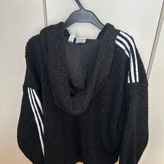 adidas ボアジャケット ブラック Lサイズ相当の画像