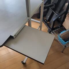 パソコン机の画像