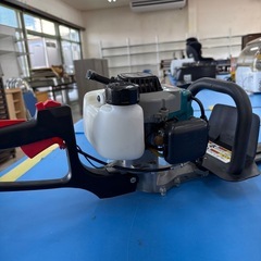 マキタ エンジン式刈払機  トリマー  造園  剪定の画像
