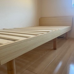 コンセント付き　すのこベッドの画像