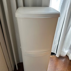 ゴミ箱の画像