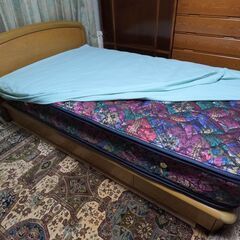 引出収納付き　フランスベット　型番9600-4641　引取限定で出品していますの画像