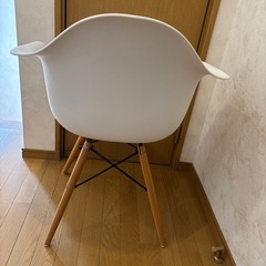 椅子（白）の画像