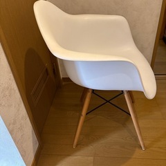 椅子（白）の画像