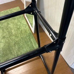 【リユース☆エコちょっぷ】ベース付で倒れにくい タイヤラック 普通車 コンパクト車用 Mの画像