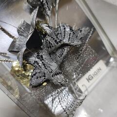 TOKYOIGIN　シックでカッコいい　コサージュ　シルバー/ブラック　フォーマル　卒業式　結婚式　パーティードレスに　東京IGIN　イギンの画像