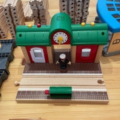 BRIO IKEA Hape トーマス　マキシム　など　木製線路一式の画像