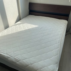 【ニトリ】ダブルベッドフレーム、マットレスの画像