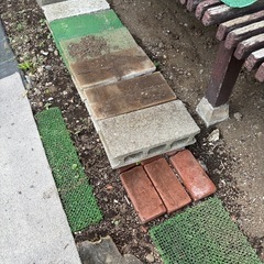 レンガとコンクリートブロックの画像
