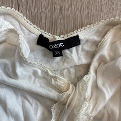 OZOC フリル付きノースリーブチュニック 38 S〜Mの画像