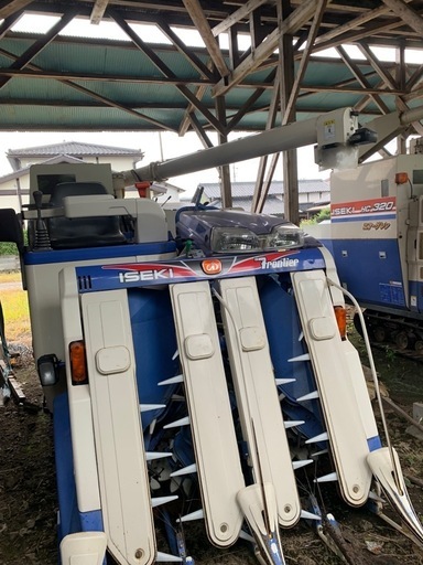 ISEKIコンバイン　HFG433G