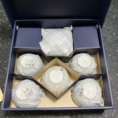 【新品未使用】お盆と湯呑みのセットの画像