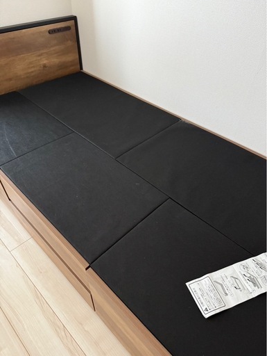 コンセント収納付きシングルベッドフレーム　ニトリ　マットレスセット　シングルベッド　家財便不可 
