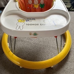 ベビー歩行器＆リクライニングチェアの画像