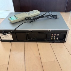 VHSビデオデッキ(ビクターHR-S500)の画像