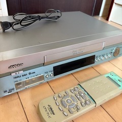 VHSビデオデッキ(ビクターHR-S500)の画像