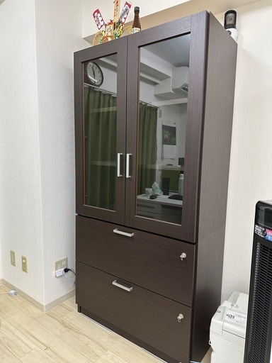 イトーキ　鍵付きキャビネット