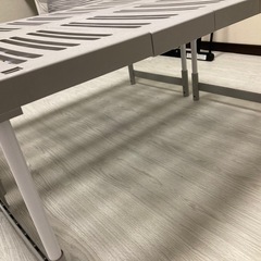 伸縮押し入れ収納の画像