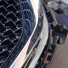 MAZDA　マツダ　CX-5　フロントグリル　KF2P　カメラ付き　メッキ部に汚れの画像