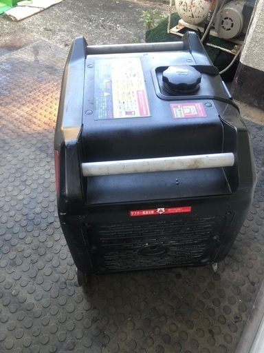 実働　軽量45kgで大容量3.0kVA  インバーター発電機　防音　WAKITA製　HPG3000iS