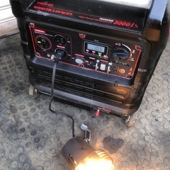 実働　軽量45kgで大容量3.0kVA  インバーター発電機　防音　WAKITA製　HPG3000iSの画像