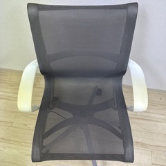 ハーマンミラー　セトゥーチェアの画像