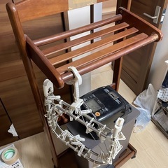 ラック、炊飯器、ゴミケースの画像