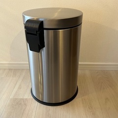 【急募〜9/18】ペダル式ゴミ箱(ステンレス製)お譲りしますの画像