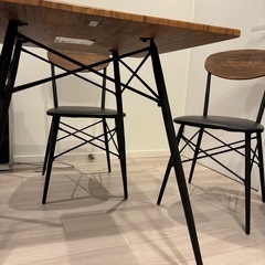 まだ受付中★70×70テーブル&椅子2脚ダイニングセットの画像