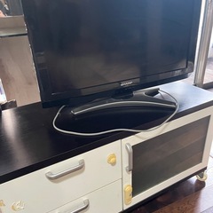 テレビとテレビ台　無料　の画像