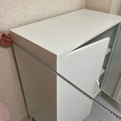収納棚　扉付き　ホワイトの画像