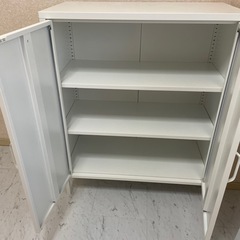 収納棚　扉付き　ホワイトの画像