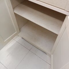 ★リユースのサカイ千葉中央店★期間限定割引有  食器棚 アイボリー H119×D39×W59 クリーニング済み TC4510           　の画像