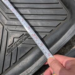【値下げ可能】ゴム製カーマットの画像